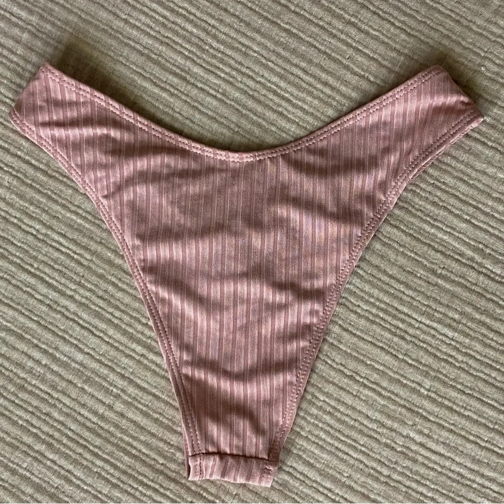 Pink Ribbed Bikini Bottom 🪸 - Picture 3 of 5